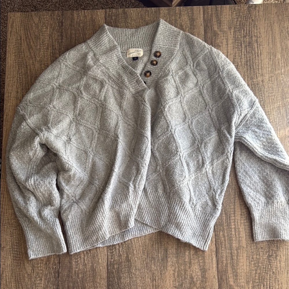 Universal Thread Gray V-Neck Sweater
